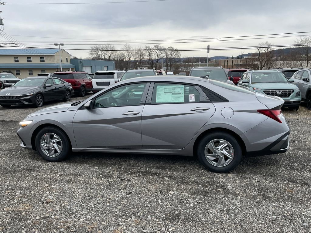 New 2026 Hyundai Elantra SE w/ Cargo Package image 2