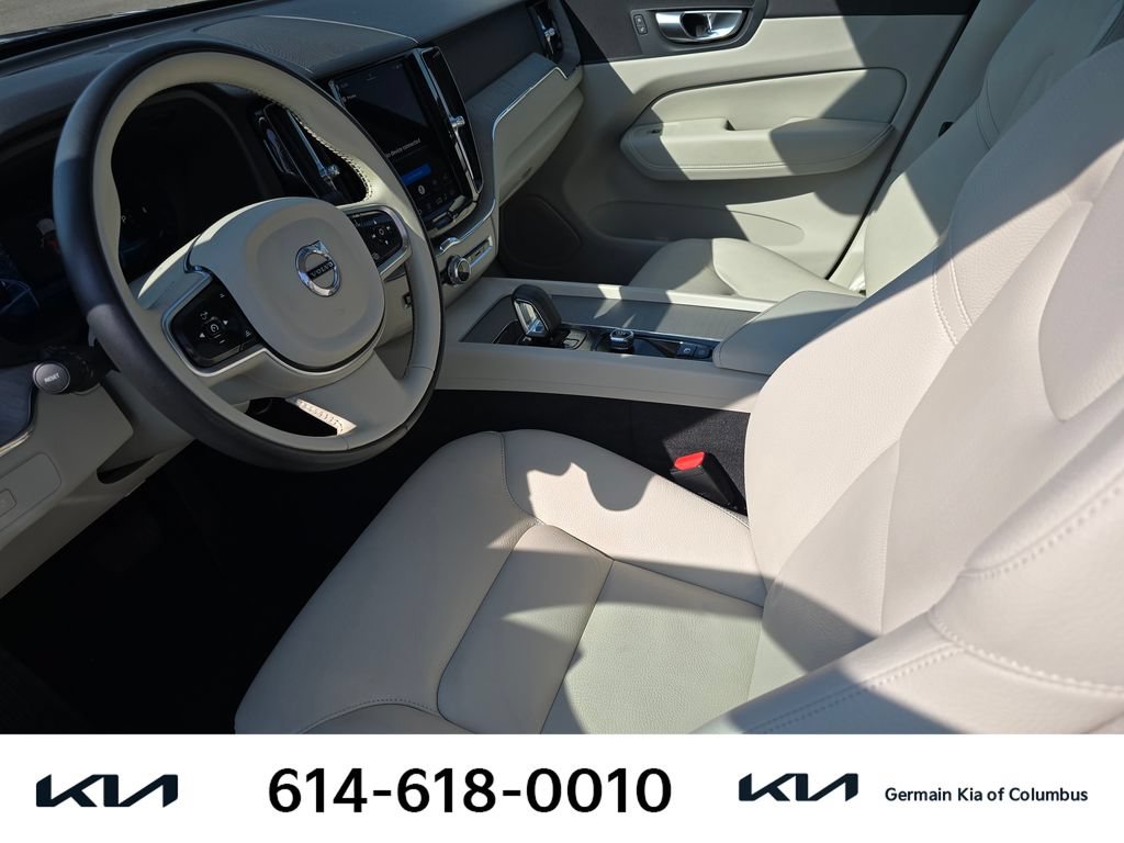 Used 2023 Volvo XC60 B5 Plus AWD/4WD image 17
