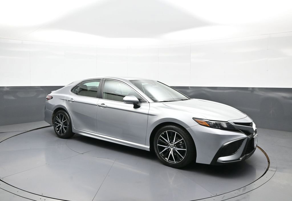Certified 2023 Toyota Camry SE w/ Cold Weather Package AWD/4WD image 4