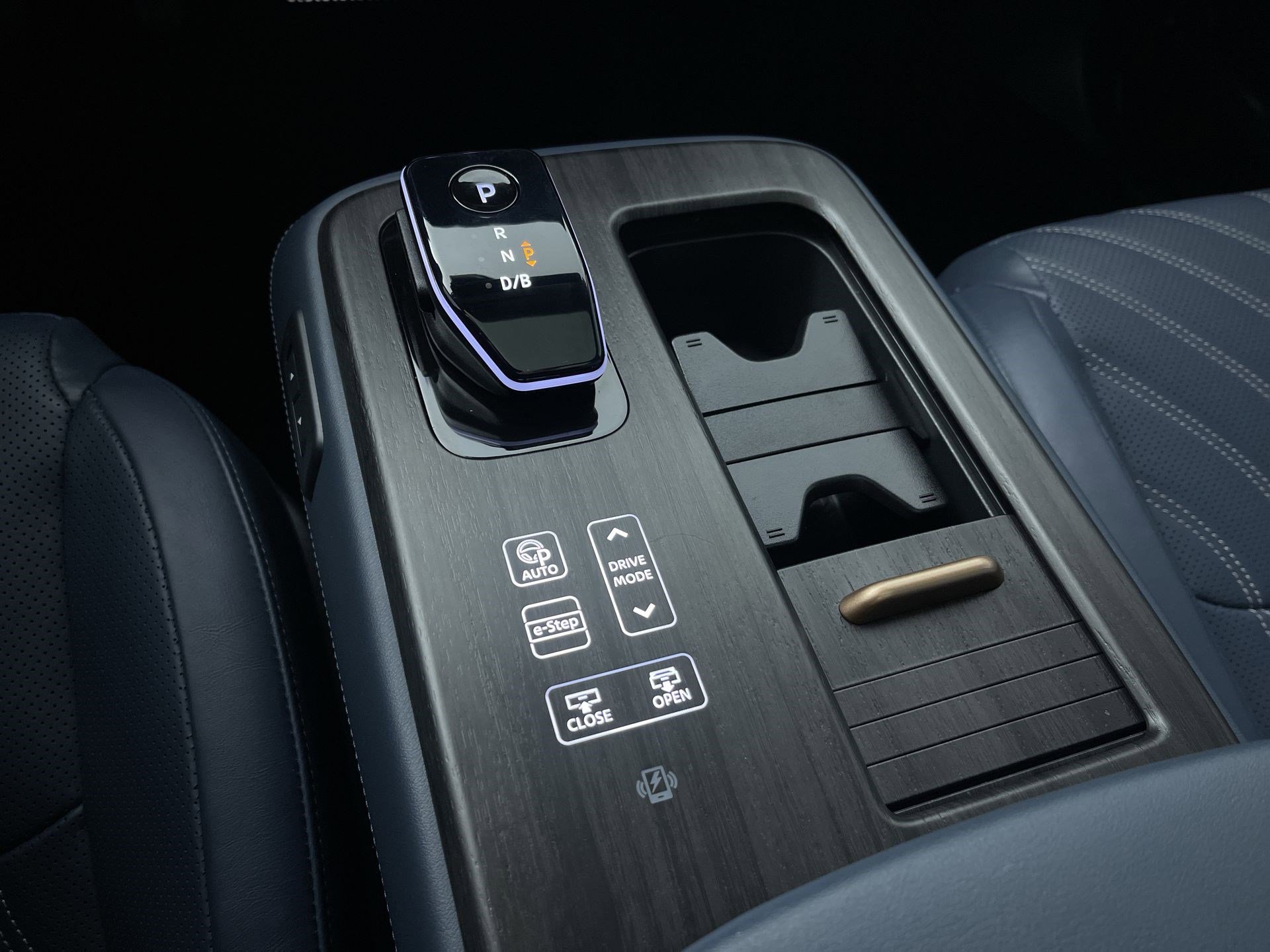 Certified 2024 Nissan Ariya AWD image 22