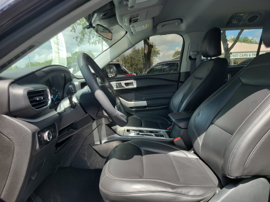 Used 2023 Ford Explorer XLT w/ Equipment Group 202A RWD image 12