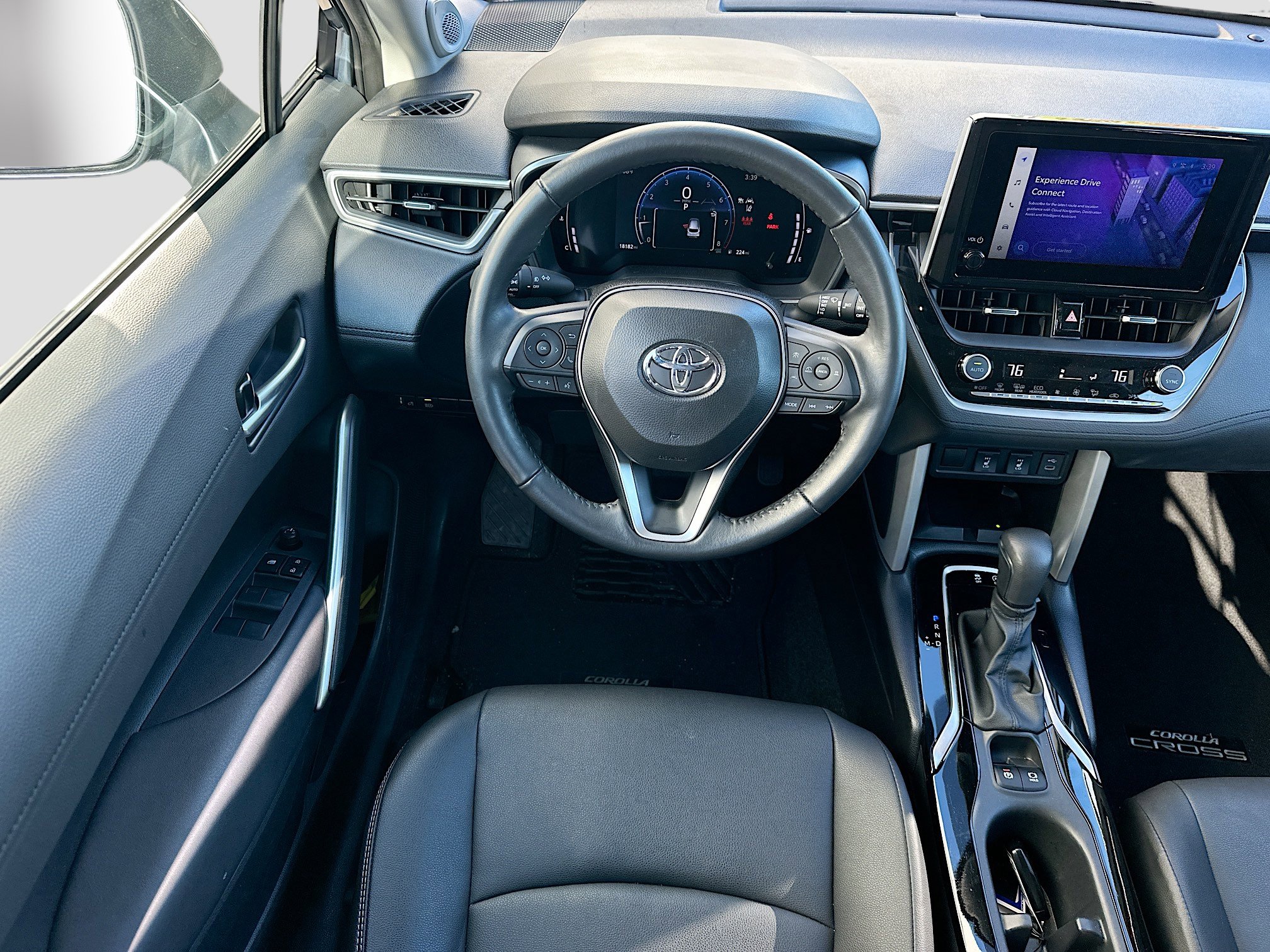 Used 2024 Toyota Corolla Cross XLE w/ Convenience Package image 22