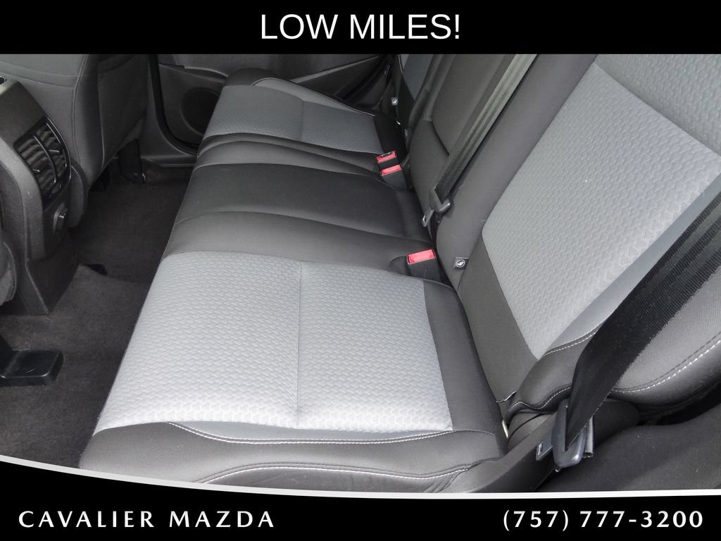 Used 2017 Ford Escape SE FWD image 11