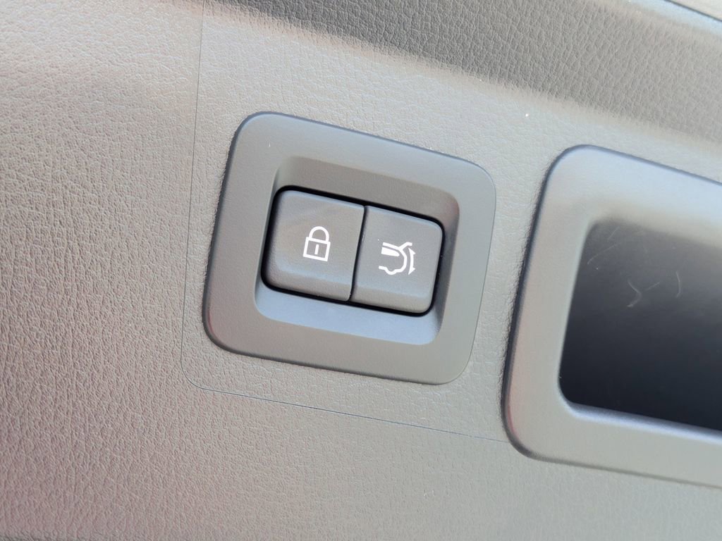 Used 2025 MAZDA CX-50 AWD 2.5 S w/ Premium Package image 11