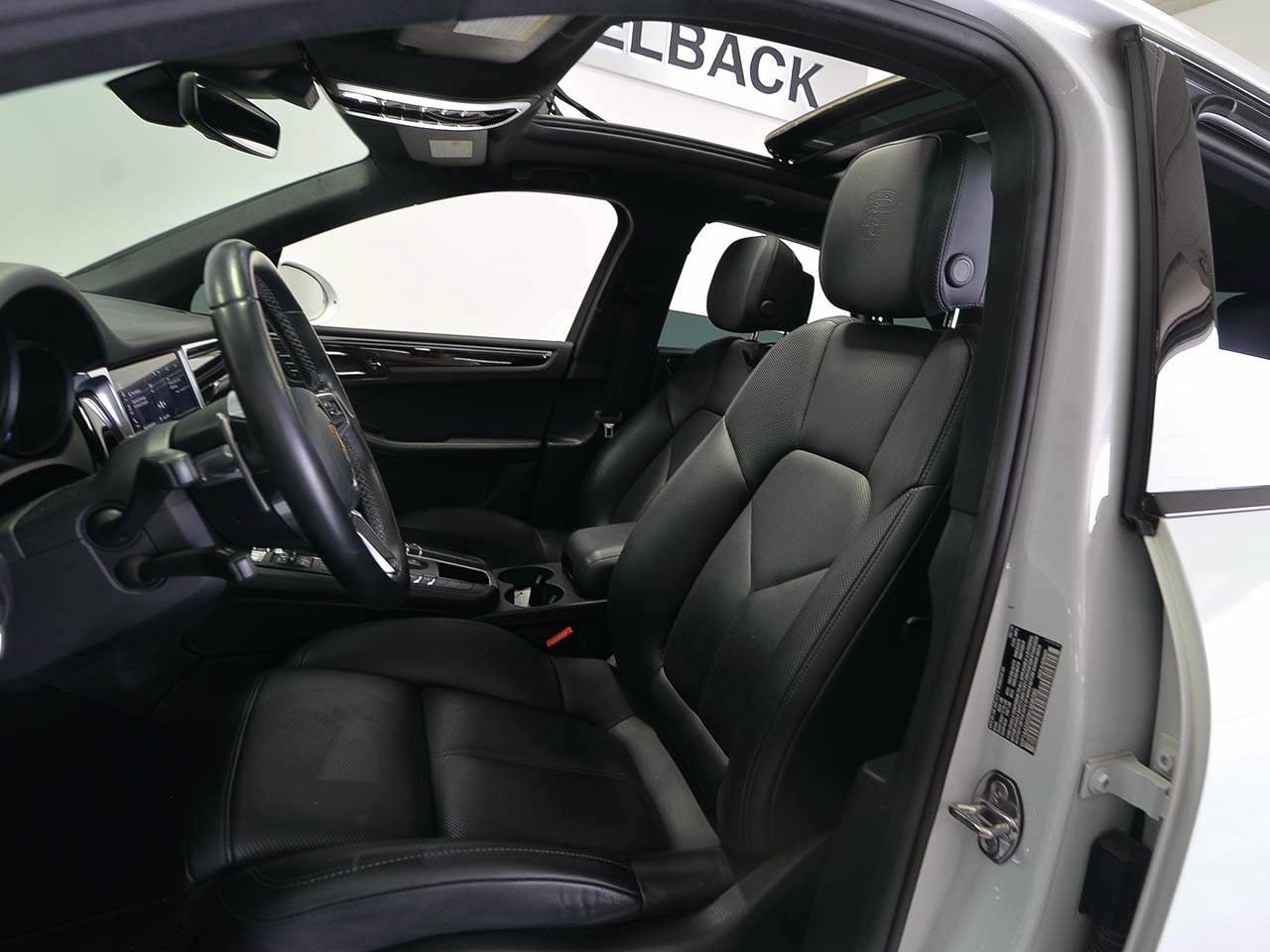 Used 2019 Porsche Macan AWD/4WD image 9