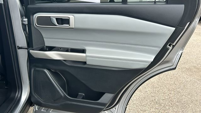 Certified 2022 Ford Explorer XLT w/ Equipment Group 202A image 12