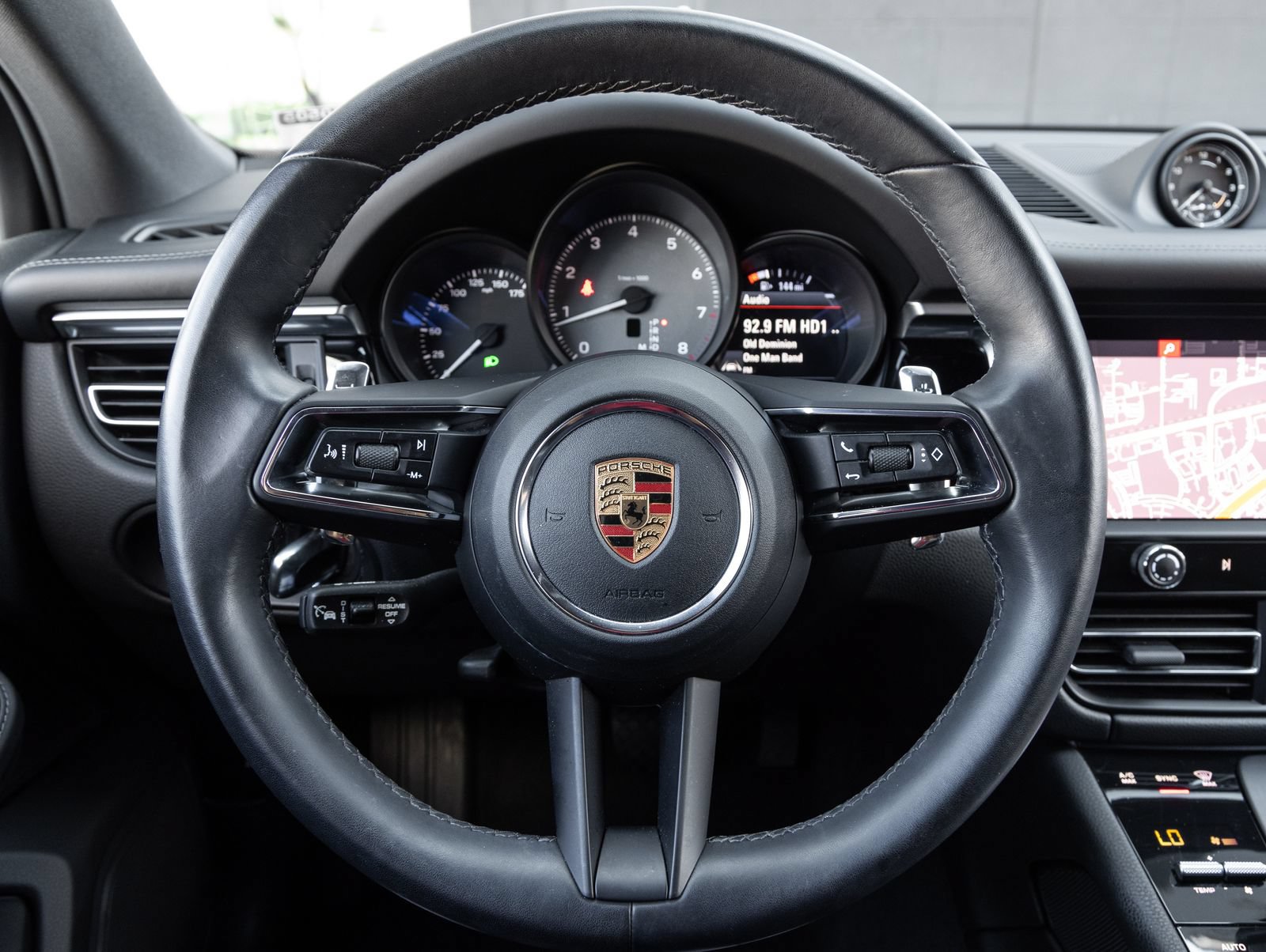 Certified 2023 Porsche Macan S AWD/4WD image 13