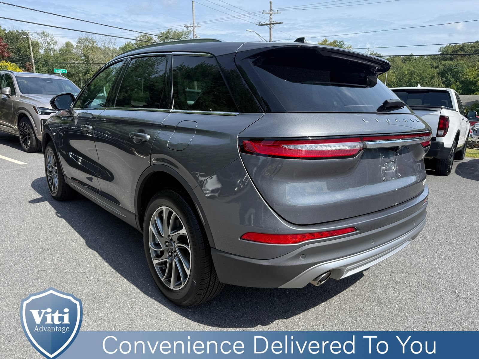 Used 2022 Lincoln Corsair AWD w/ Equipment Group 101A image 6