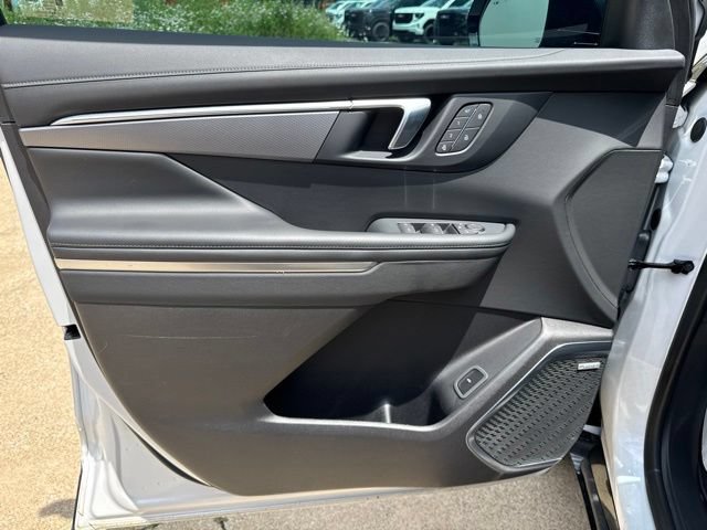 Used 2025 Buick Enclave Sport Touring w/ Power Package FWD image 8