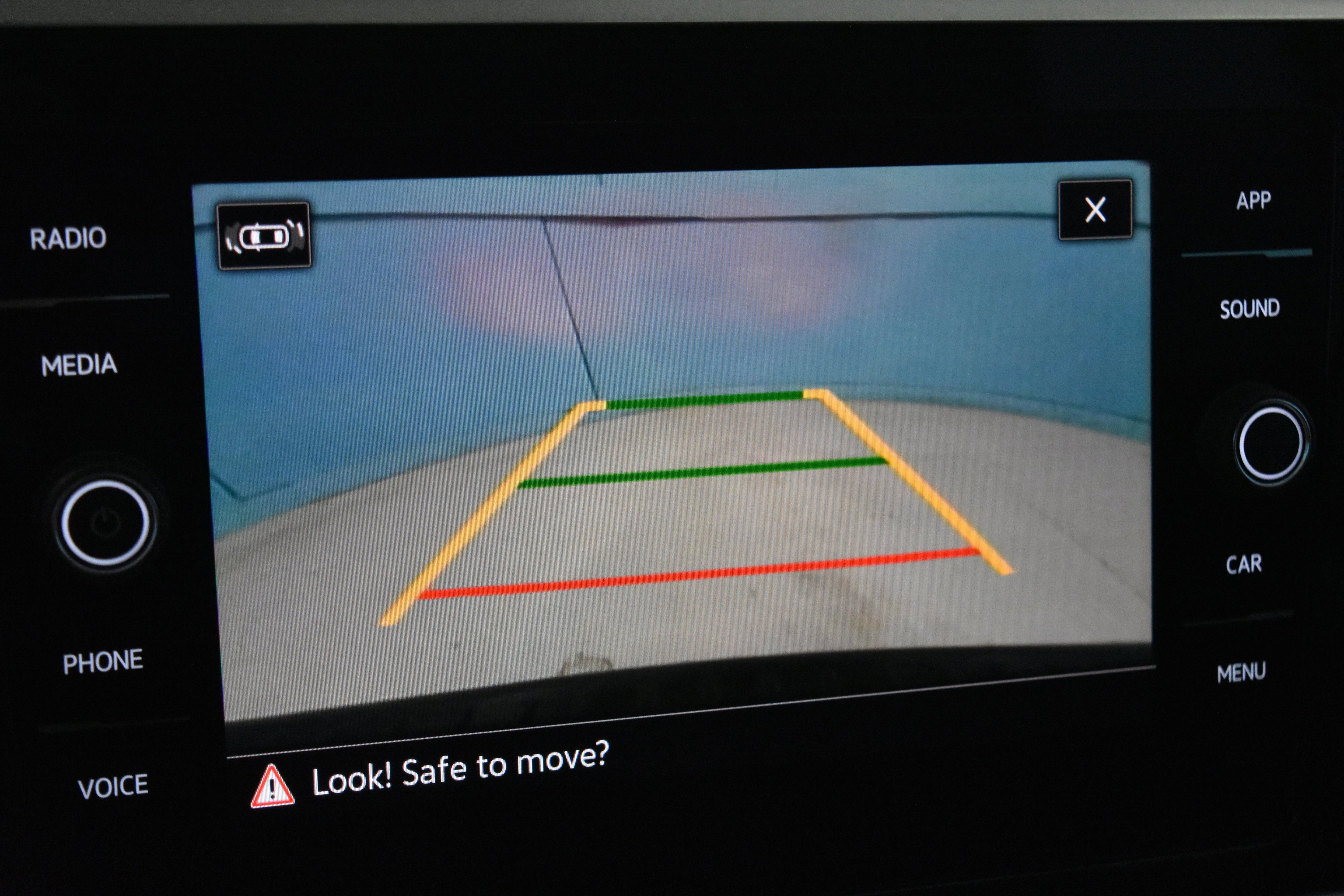 New 2025 Volkswagen Taos SE image 9