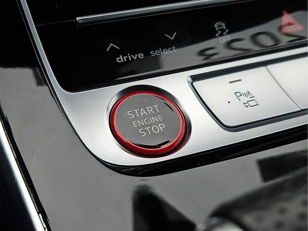 Certified 2023 Audi SQ8 Premium Plus w/ Executive Package AWD/4WD image 24