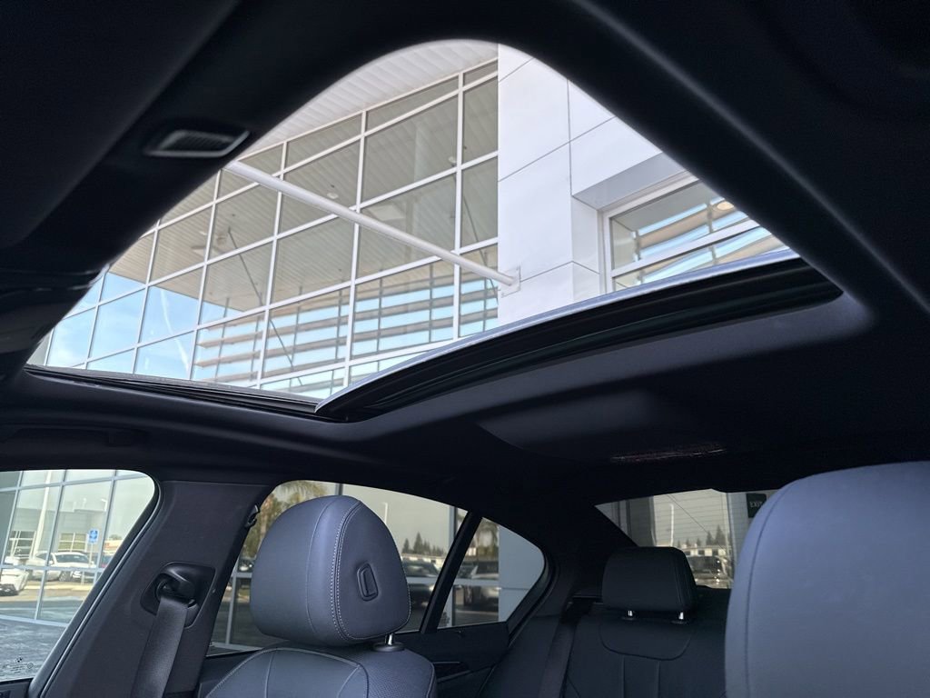 Used 2023 BMW 530e xDrive w/ Convenience Package image 11