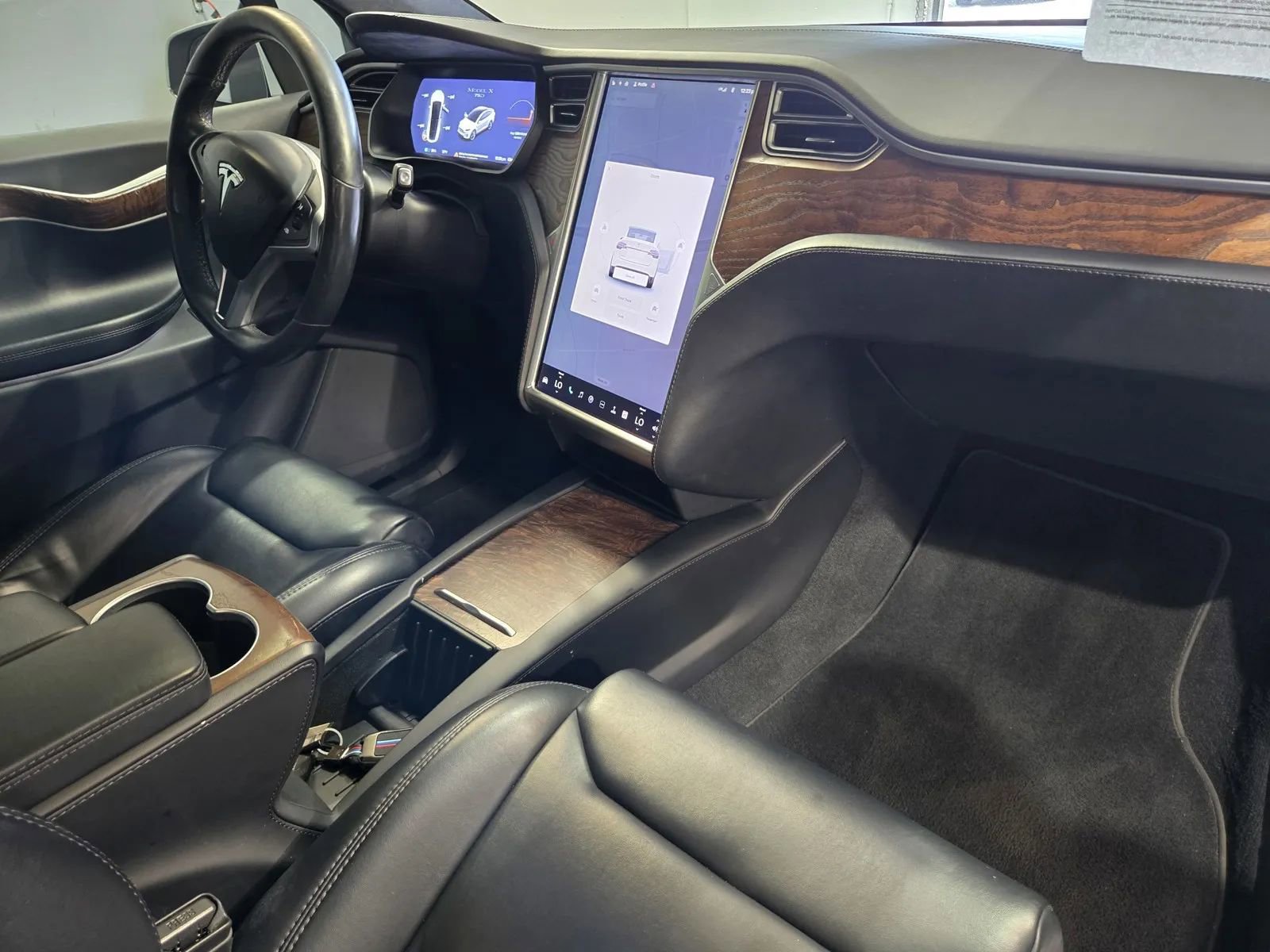 Used 2018 Tesla Model X image 5
