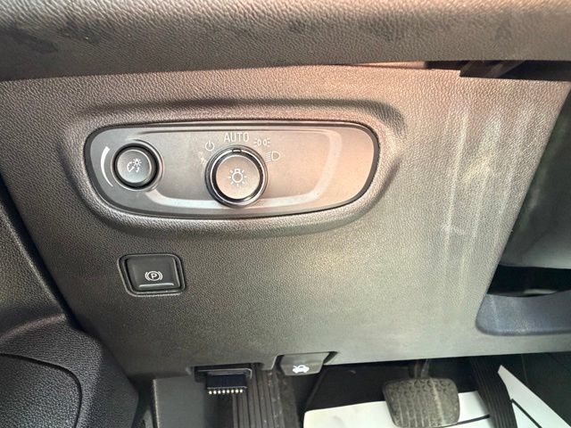 Used 2021 GMC Terrain SLE FWD image 18