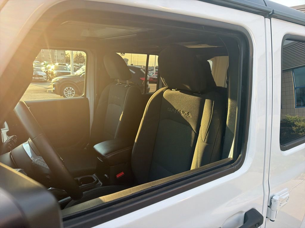 Used 2021 Jeep Wrangler Unlimited Sahara w/ Dual Top Group image 11