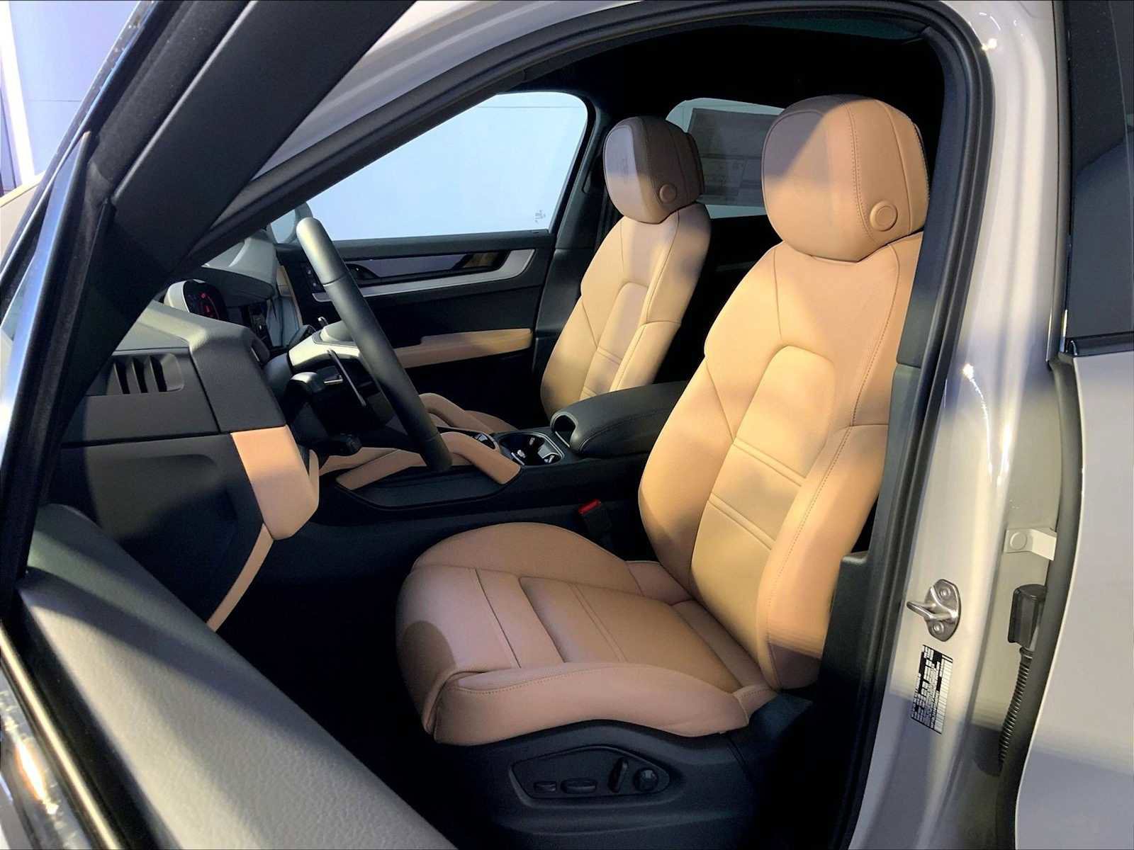 New 2026 Porsche Cayenne S image 5