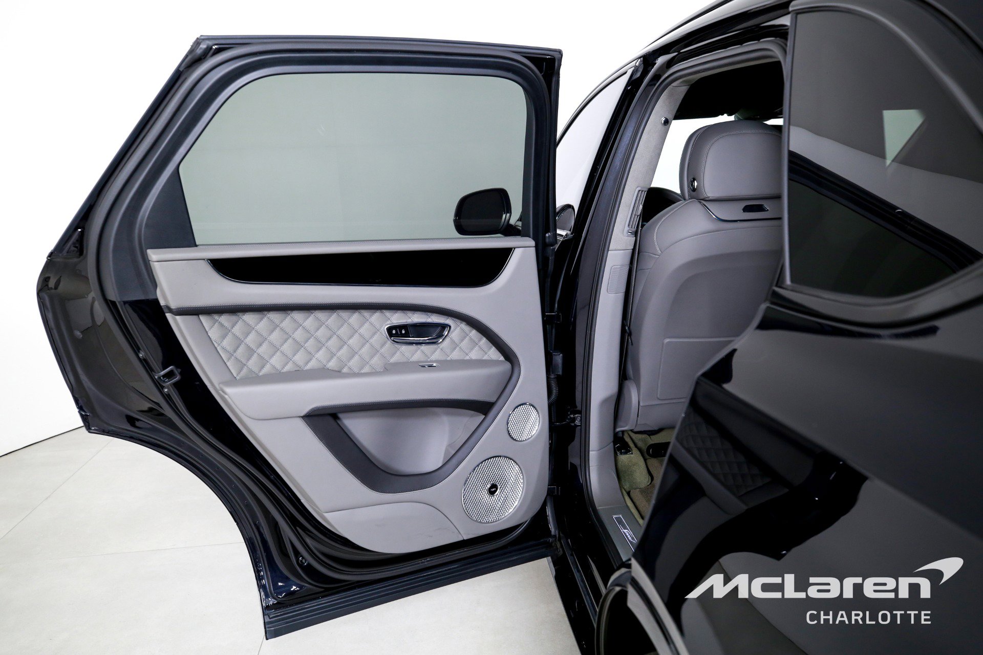 Used 2023 Bentley Bentayga Speed image 17