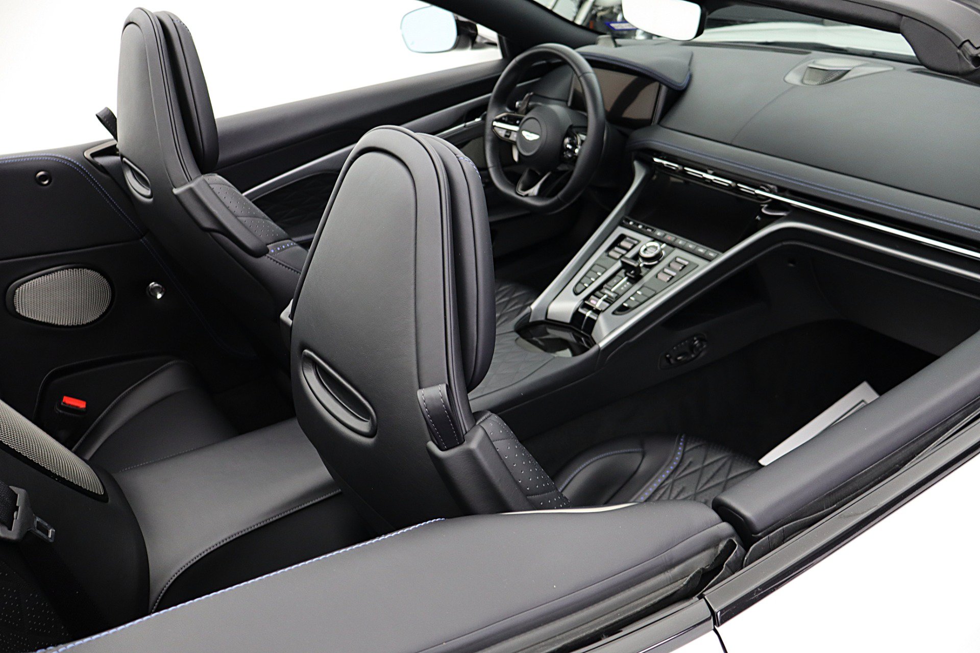 Used 2024 Aston Martin DB12 Convertible RWD image 51