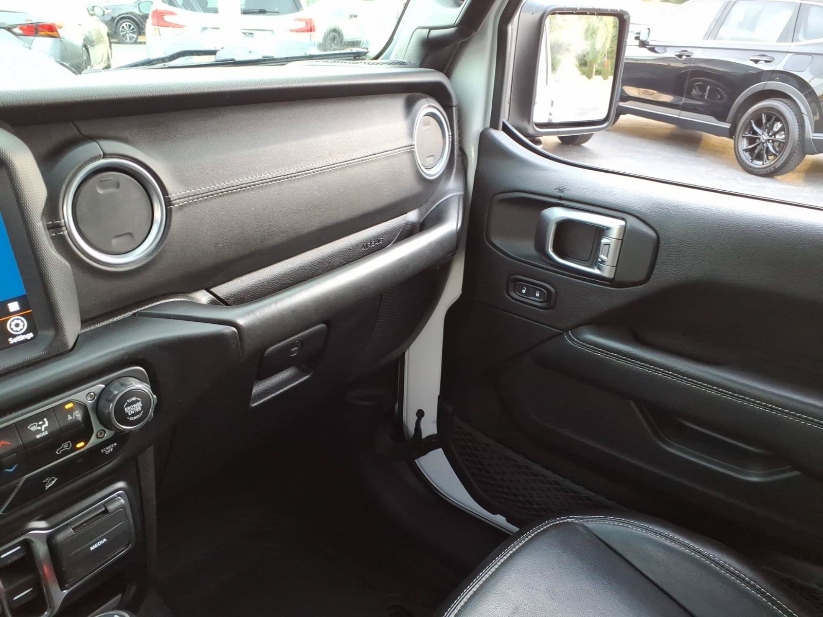 Used 2020 Jeep Wrangler Unlimited Sahara AWD/4WD image 23