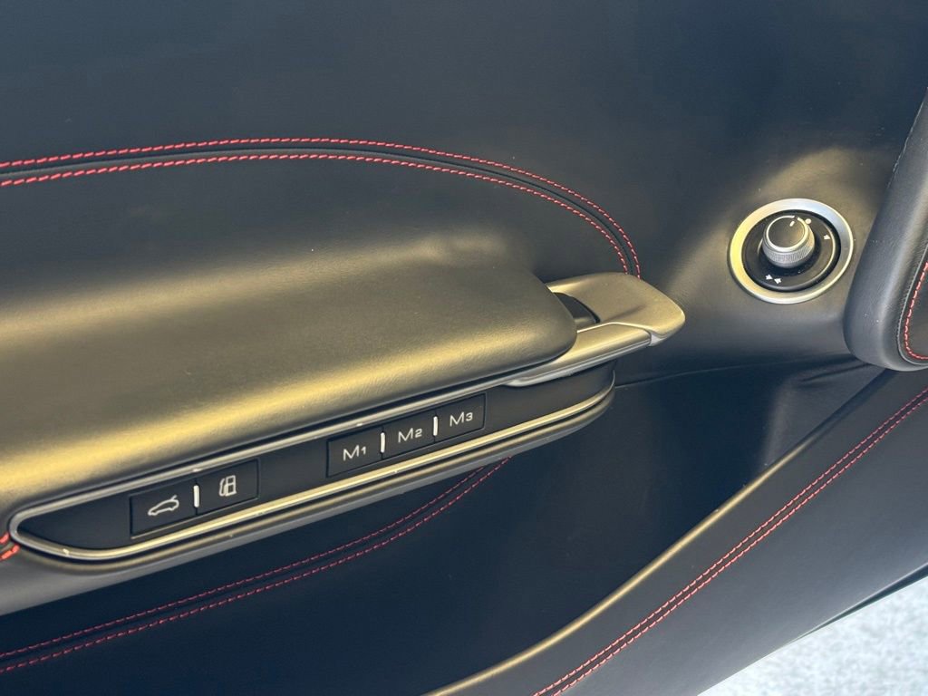 Used 2018 Ferrari GTC4Lusso T image 12