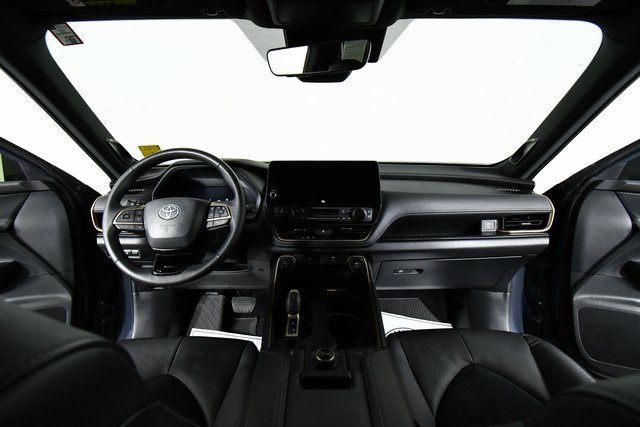 Used 2024 Toyota Grand Highlander AWD Hybrid image 18