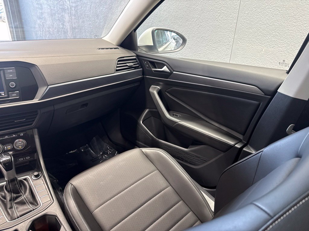 Used 2023 Volkswagen Jetta SE w/ Panoramic Sunroof Package FWD image 21
