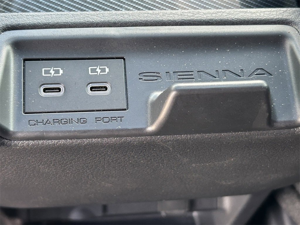 Used 2025 Toyota Sienna XSE image 20