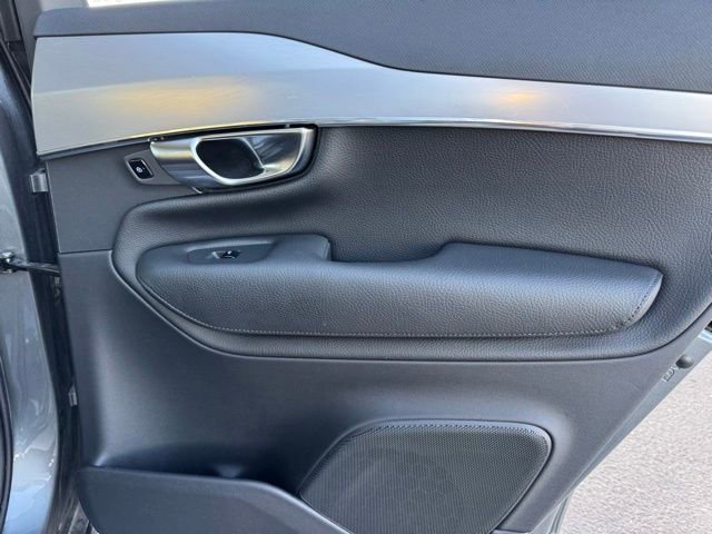 Used 2018 Volvo XC90 T6 Momentum w/ Convenience Package image 23