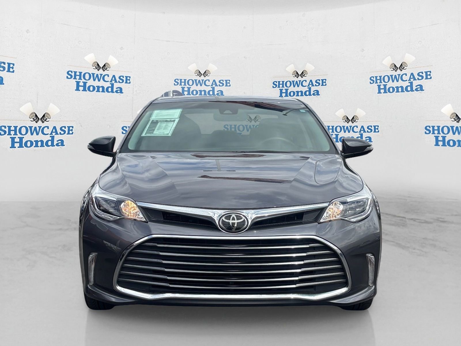 Used 2018 Toyota Avalon XLE Premium w/ Carpet Mat Package image 6