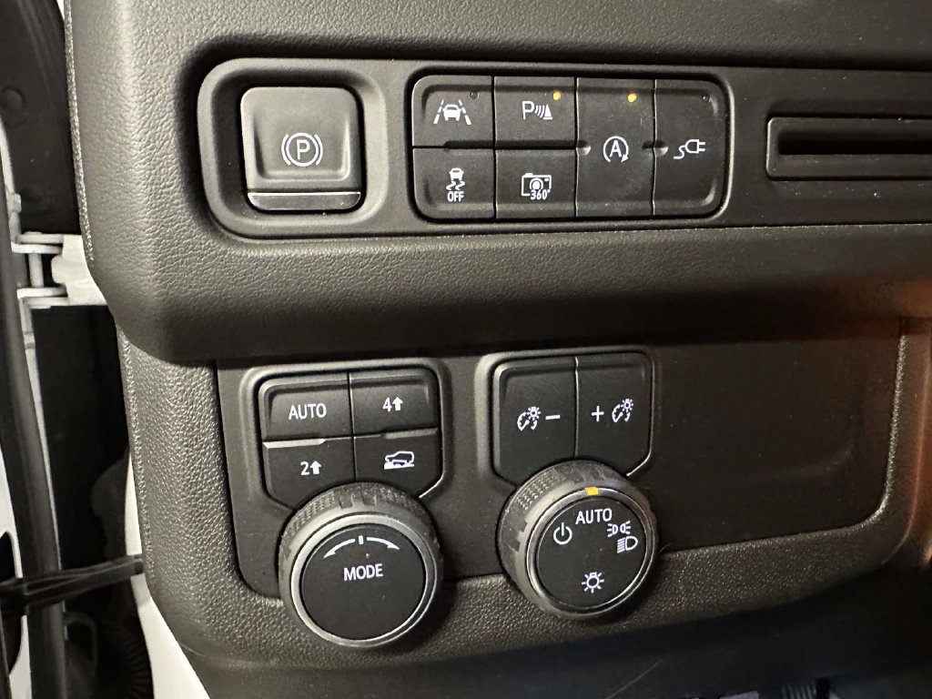 Used 2022 Chevrolet Tahoe RST w/ Luxury Package AWD/4WD image 25