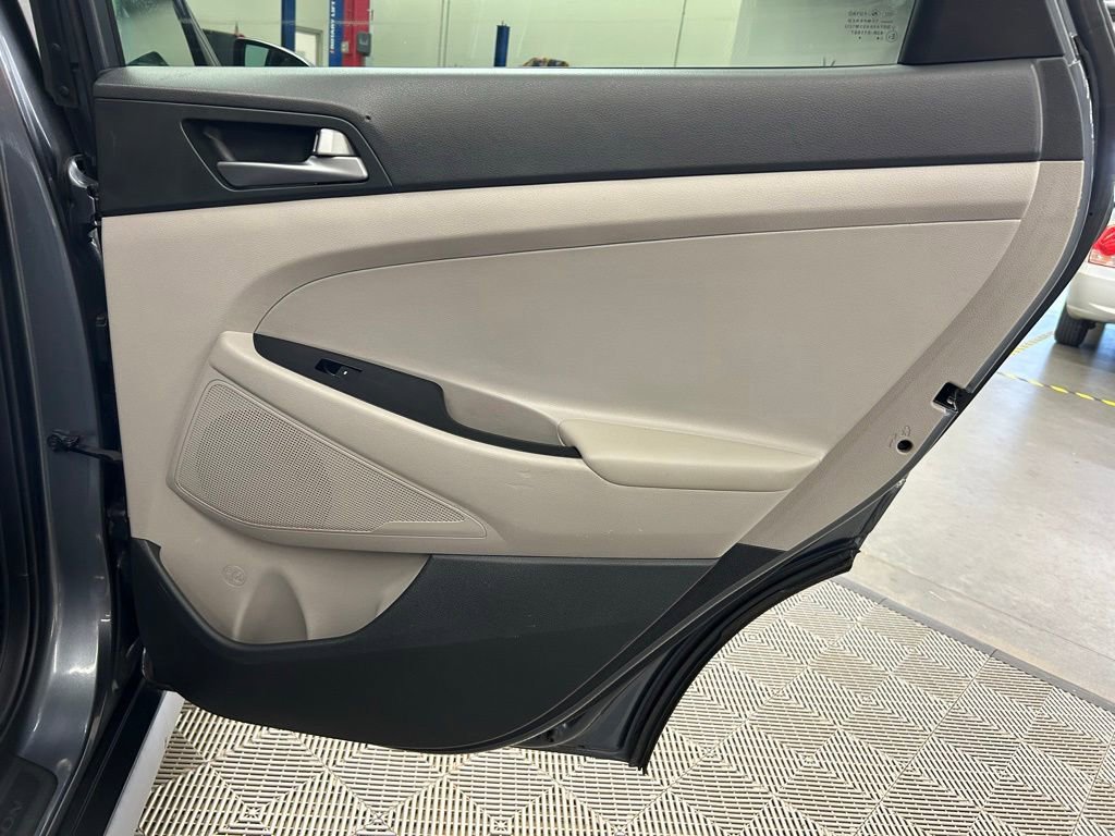 Used 2017 Hyundai Tucson Sport FWD image 9