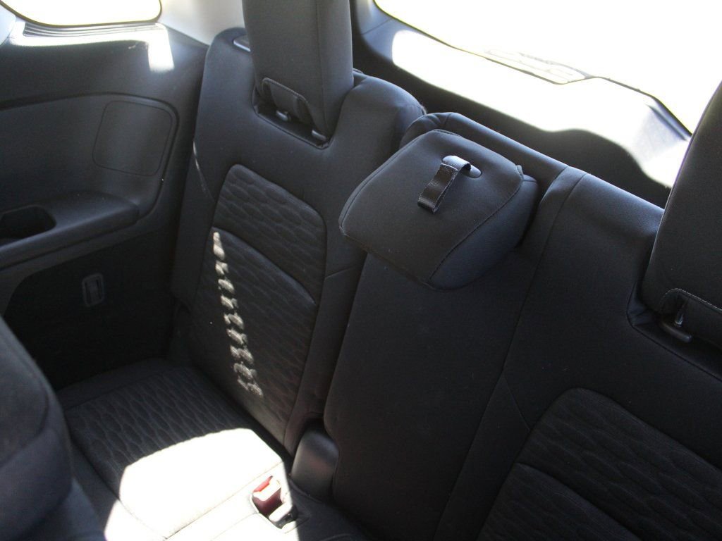 Used 2023 Nissan Pathfinder SV image 13