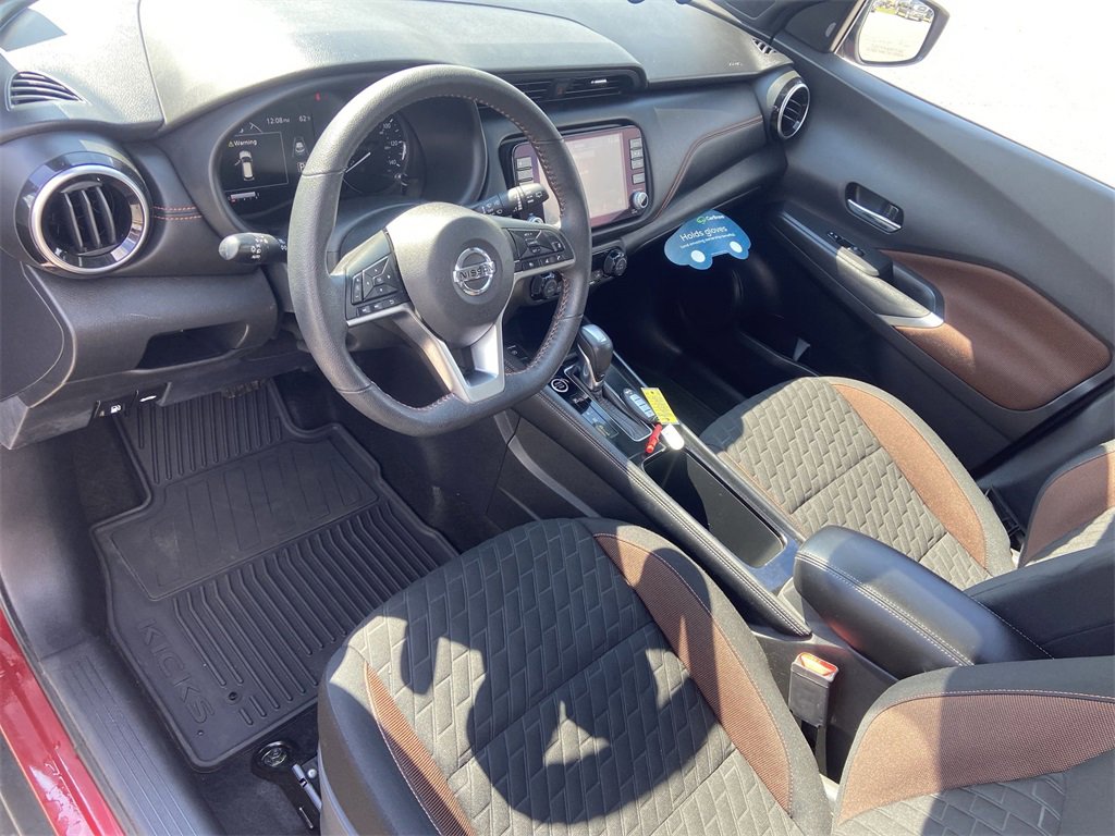 Used 2021 Nissan Kicks SR image 10