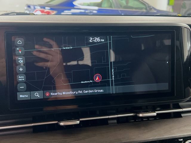 Used 2024 Kia Carnival EX image 13