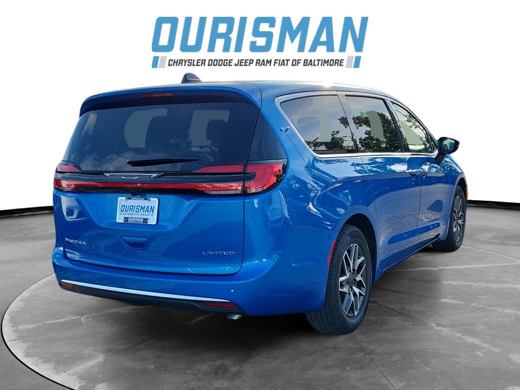 New 2027 Chrysler Pacifica Limited FWD image 6
