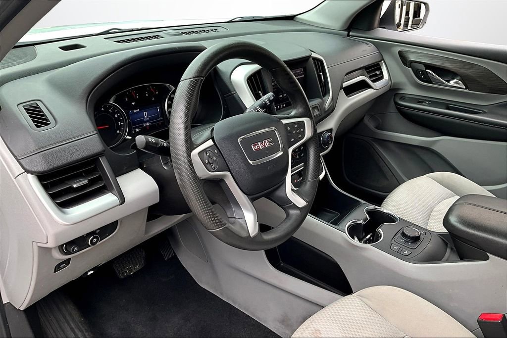 Used 2023 GMC Terrain SLE w/ Driver Convenience Package image 17