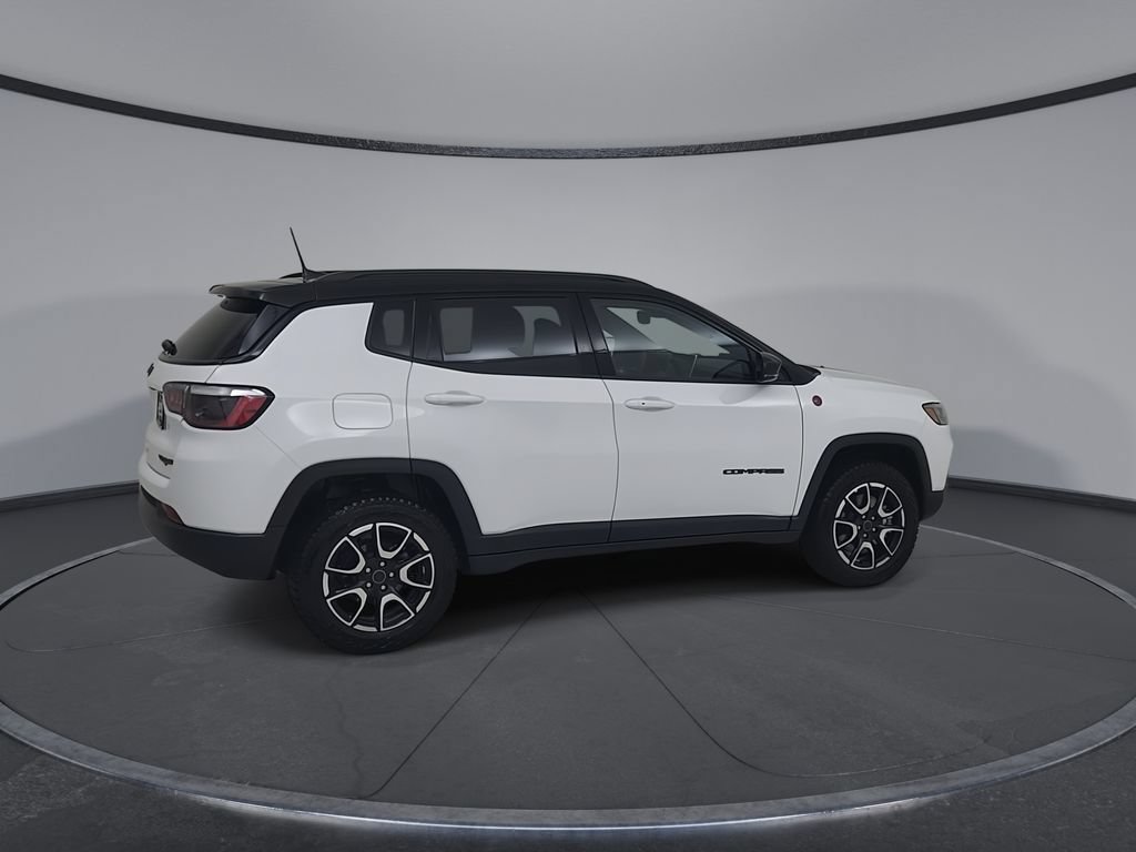 Certified 2026 Jeep Compass Trailhawk AWD/4WD image 19