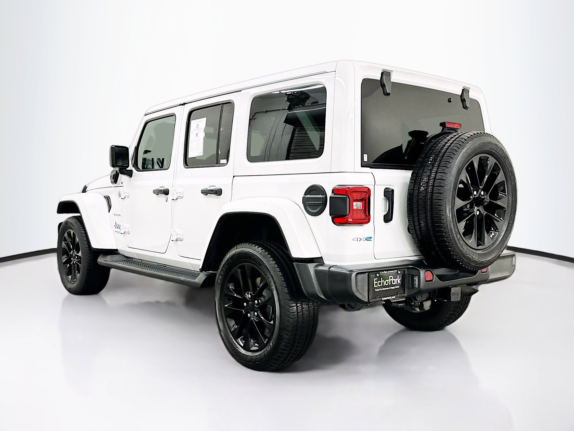 Used 2021 Jeep Wrangler Sahara w/ Cold Weather Group image 5