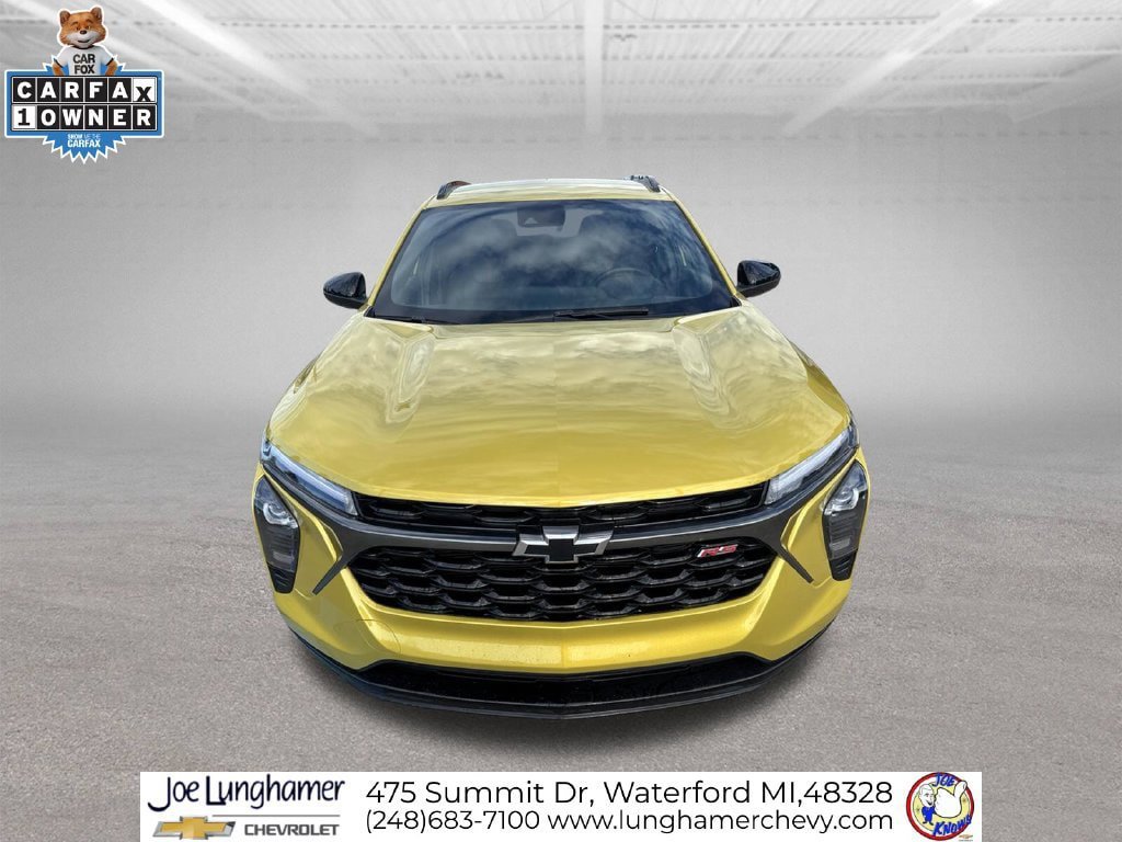 Certified 2025 Chevrolet Trax RS w/ Driver Confidence Package FWD image 9