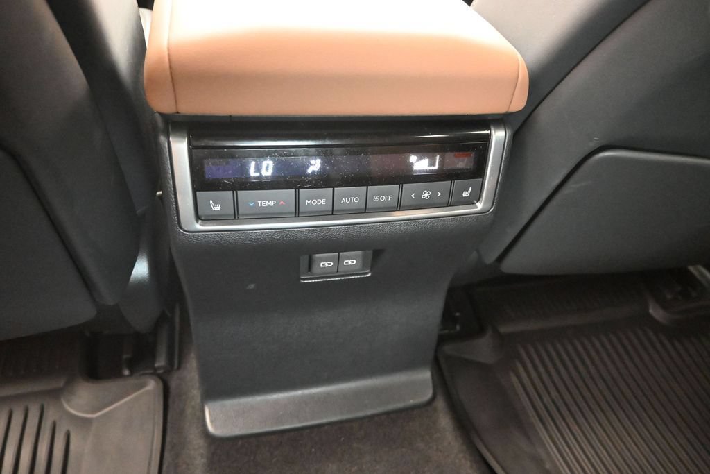 Certified 2024 Lexus GX 550 w/ Accessory Package (31) AWD/4WD image 18