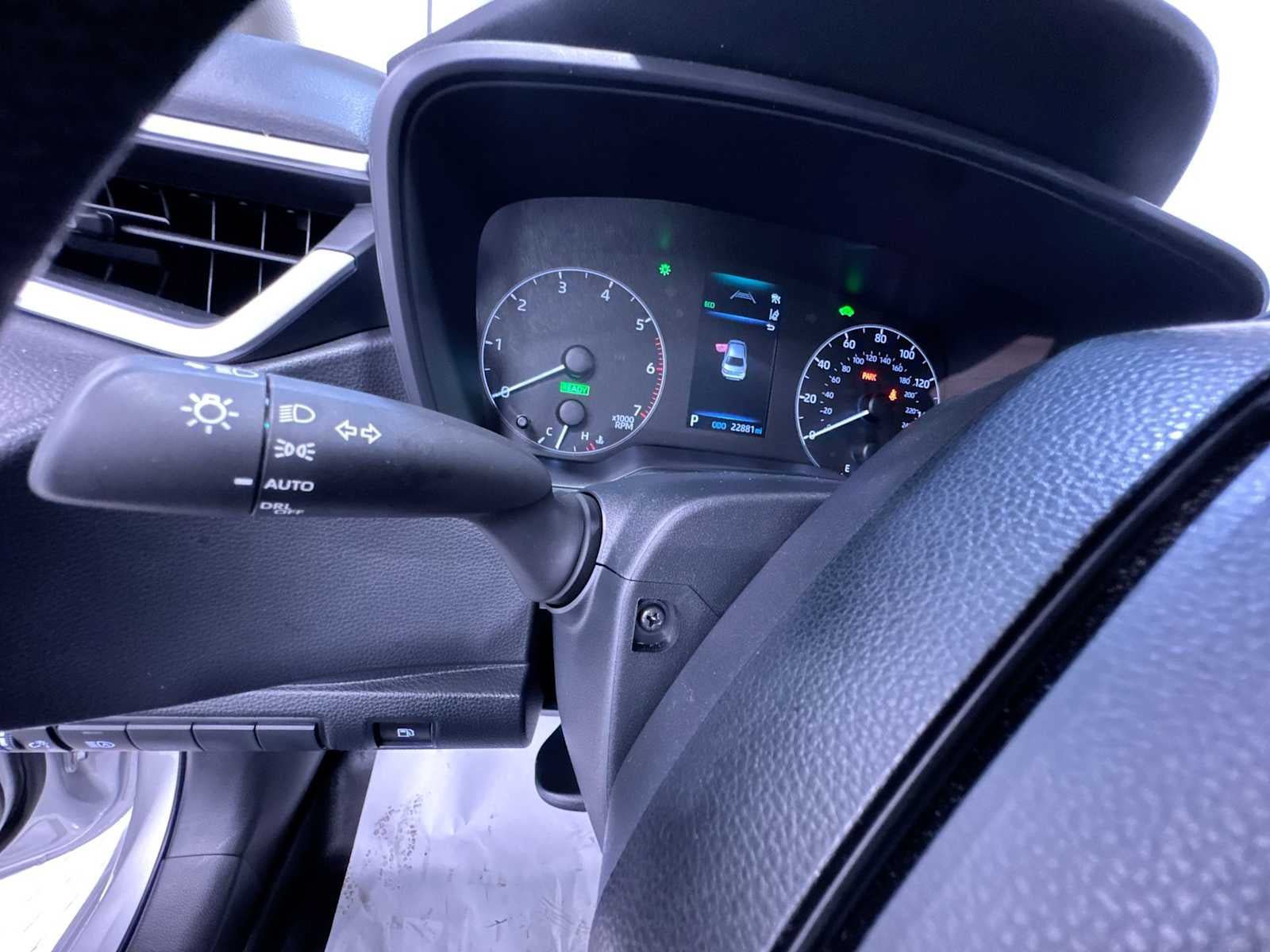 Used 2025 Toyota Corolla LE FWD image 18