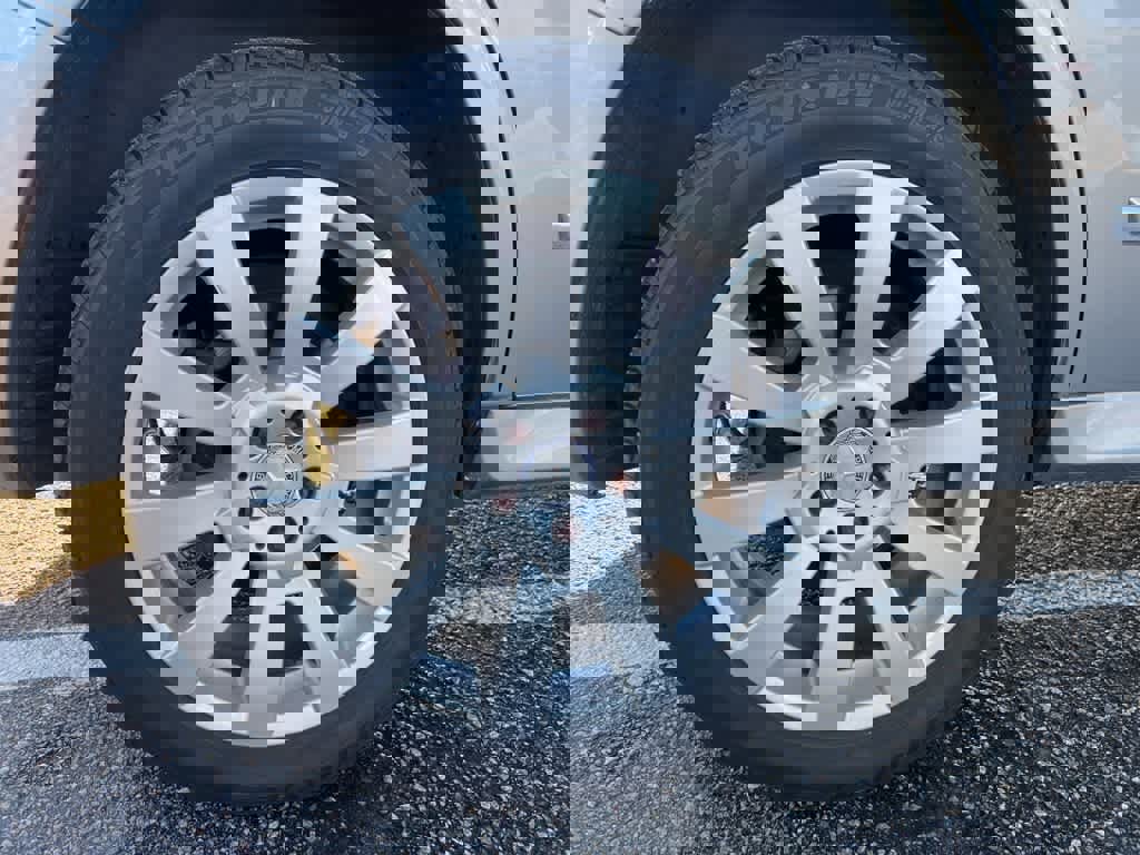 Used 2012 Mercedes-Benz GLK 350 2WD image 17