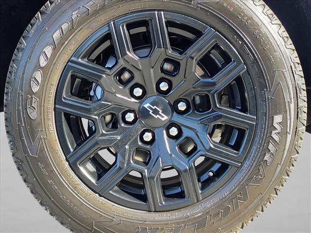 Used 2026 Chevrolet Colorado W/T w/ WT Custom Package RWD image 9