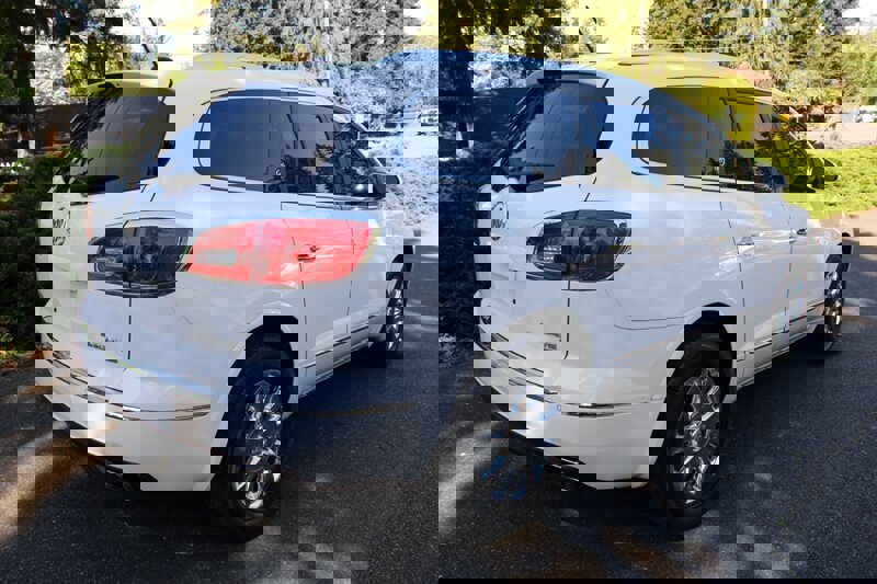 Used 2013 Buick Enclave Premium w/ Trailering Provision Package image 3