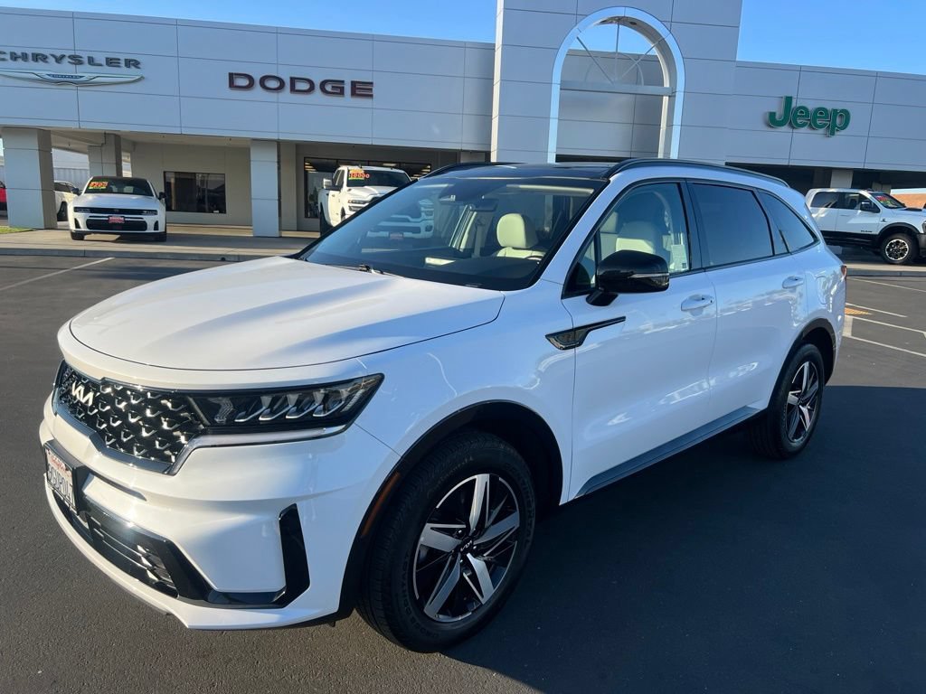 Used 2023 Kia Sorento EX w/ Panoramic Sunroof Package FWD image 2