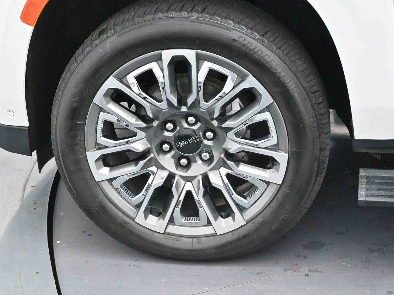 Used 2024 GMC Yukon XL Denali Ultimate image 45