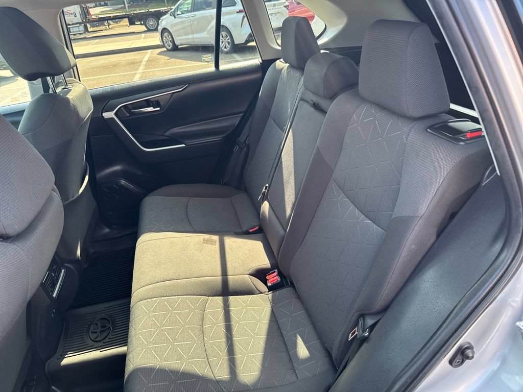 Used 2020 Toyota RAV4 XLE w/ Convenience Package AWD/4WD image 34