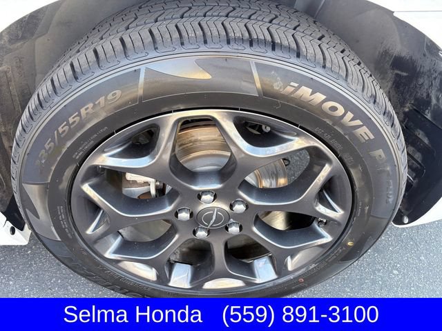 Used 2022 Chrysler 300 Touring L w/ Popular Equipment Group AWD/4WD image 24