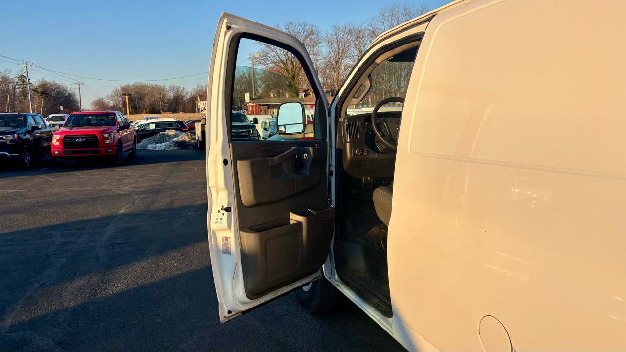 Used 2022 Chevrolet Express 2500 RWD 2500 135 w/ Driver Convenience Package image 15
