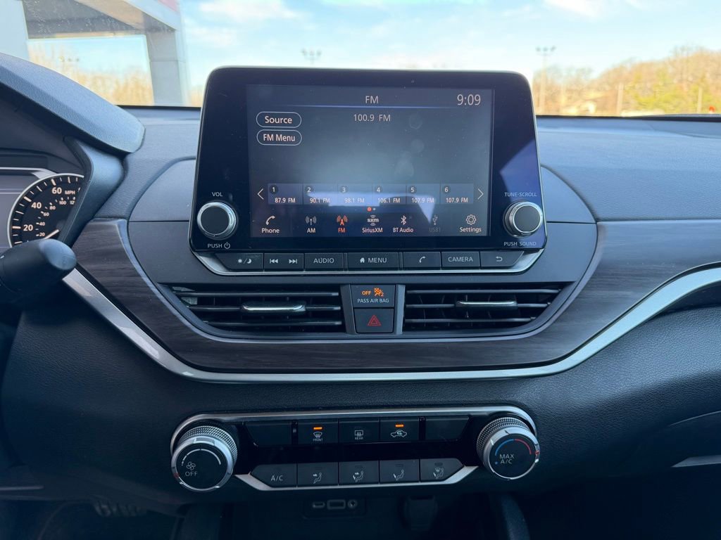 Used 2024 Nissan Altima 2.5 SV image 19